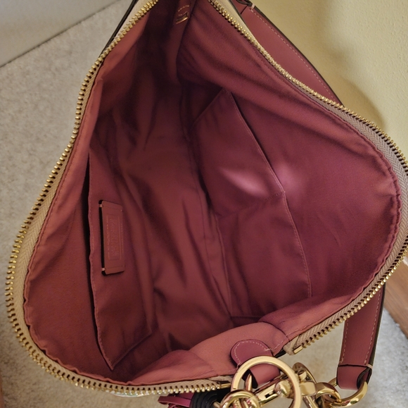 Coach signature canvas pink lily purse with iPhone case. - Picture 5 of 9